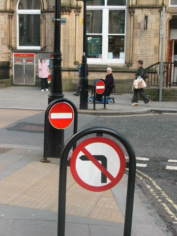 道路 7155 イギリス 標識 ヨーロッパの道路標識